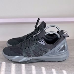 Nike Air Training Athletic Mens 7.5/Womens 9